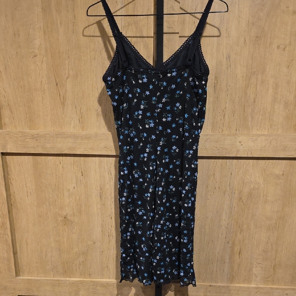 (J56) Woman's Sz 8 Chic Black Floral Midi Dress - Picture 3 of 4